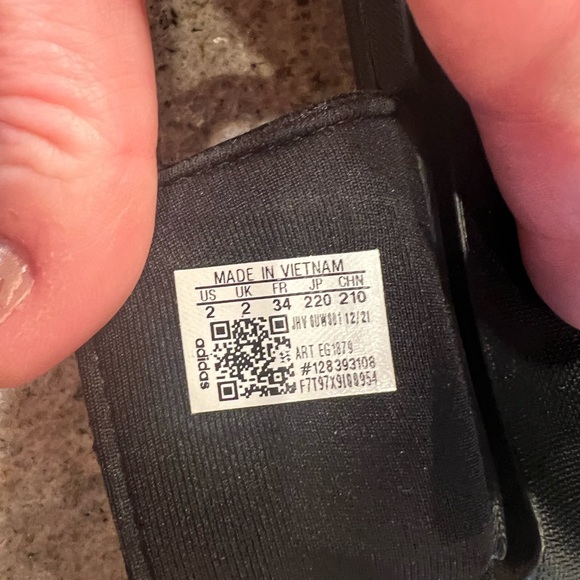 Like new girls sandals - Picture 4 of 4